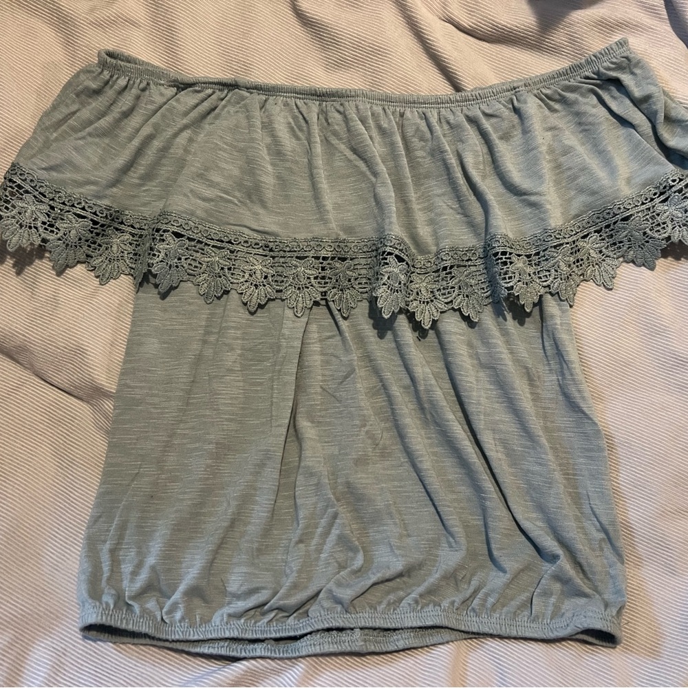 Off shoulder shirt